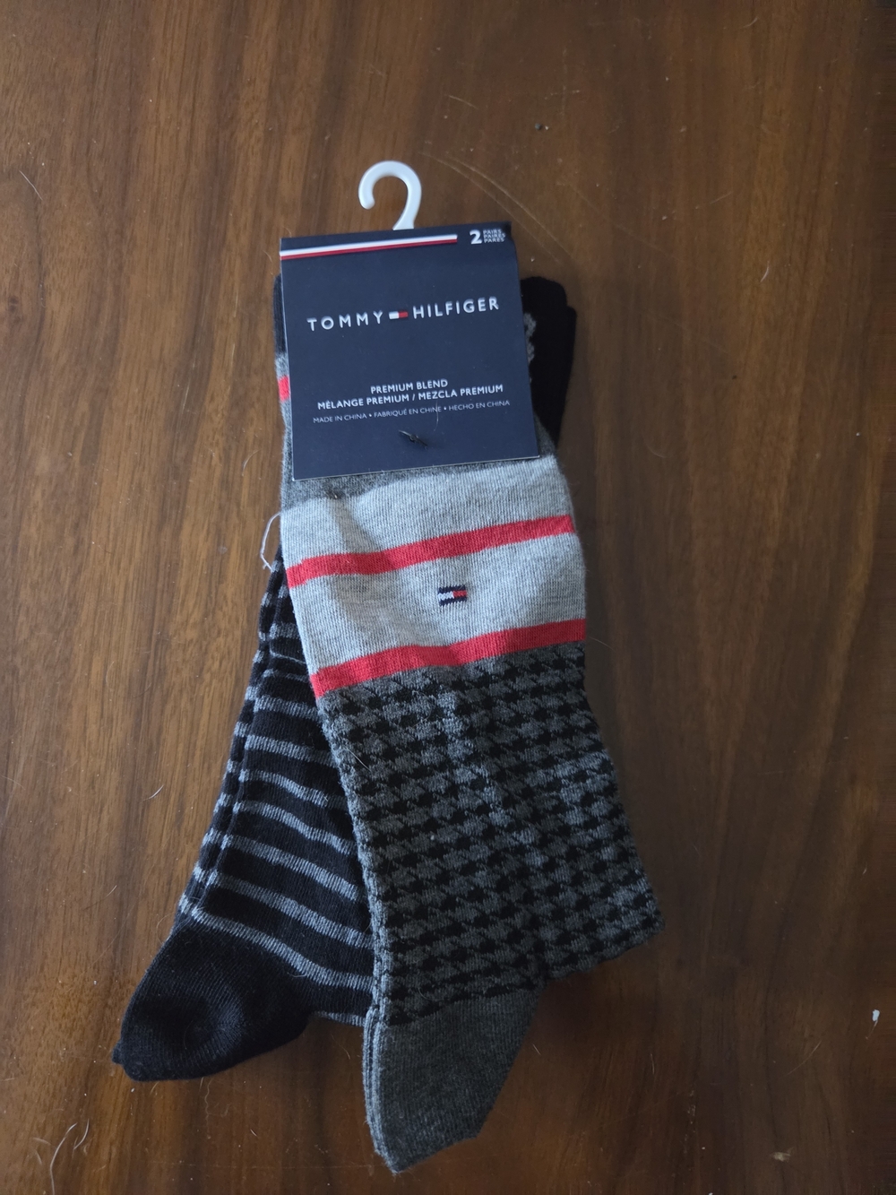 Tommy Hilfiger Men's 2-Pack Gray, Black & Red Patterned Casual Socks